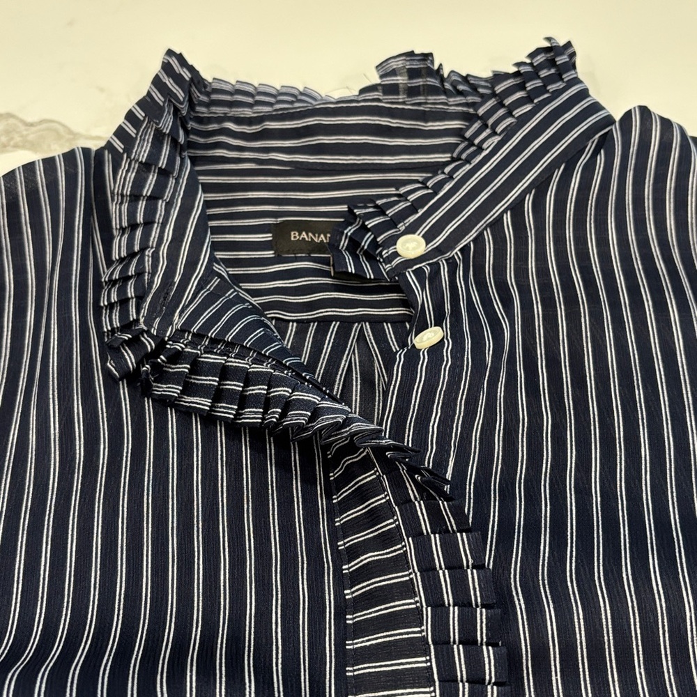 Banana Republic Navy and White Striped Shirt women’s size small - Picture 4 of 4